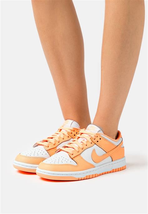 zalando nike sneakers.